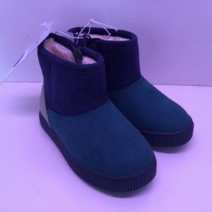 Cat & Jack Kid’s Boots, size 7